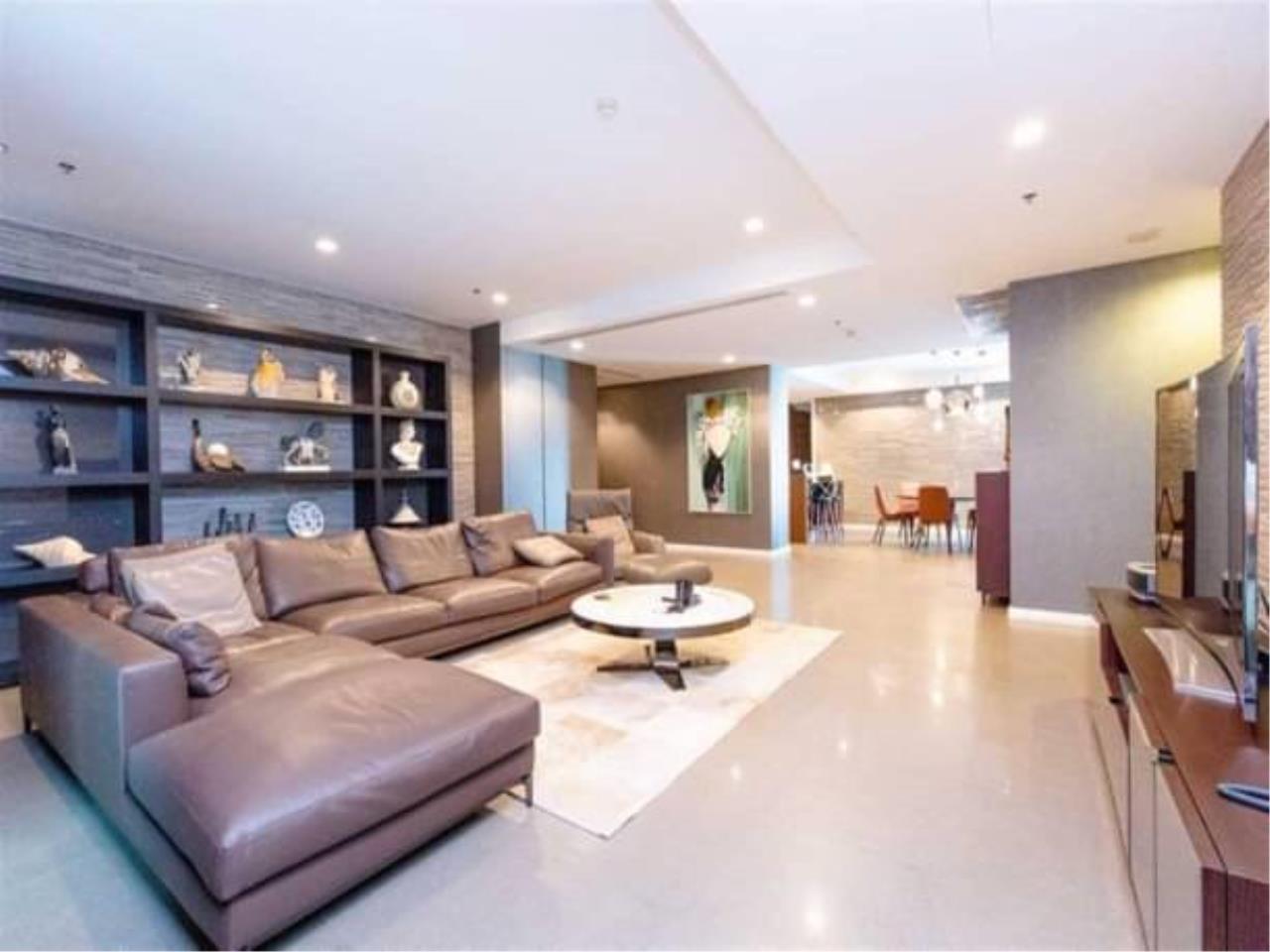 3 bedrooms 4 bathrooms the river for sale