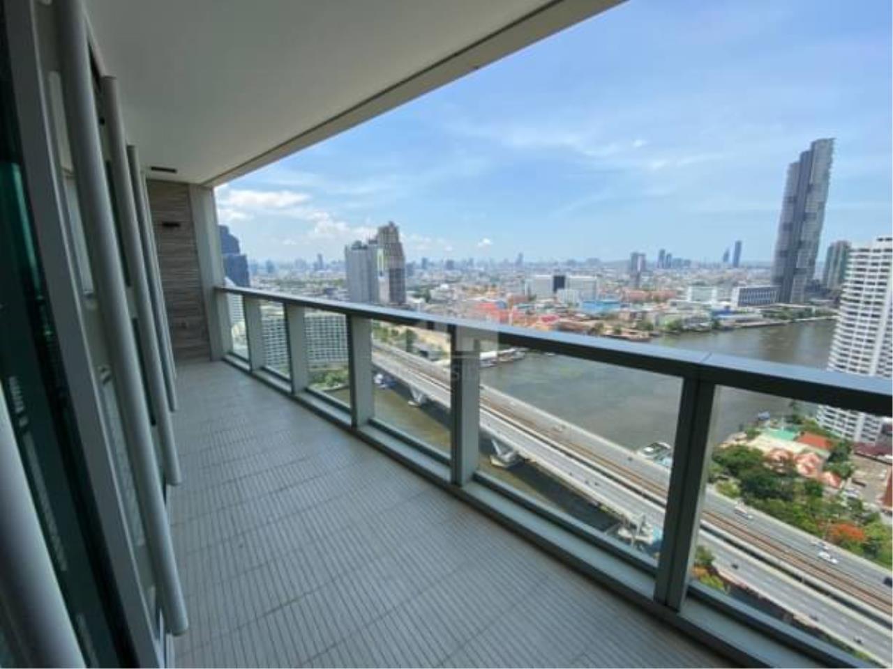 3 bedrooms 4 bathrooms the river for sale