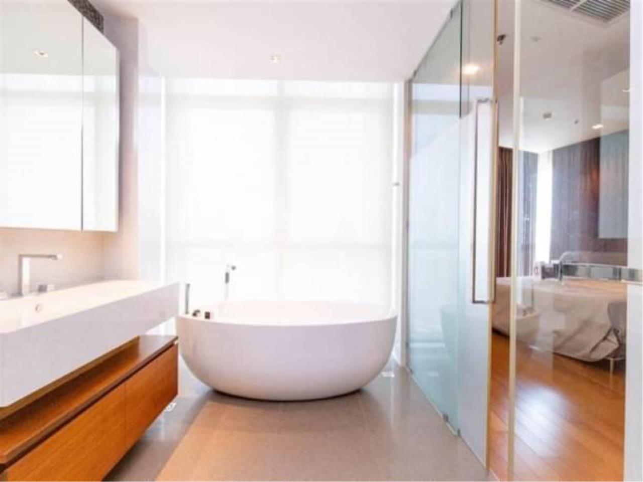 3 bedrooms 4 bathrooms the river for sale