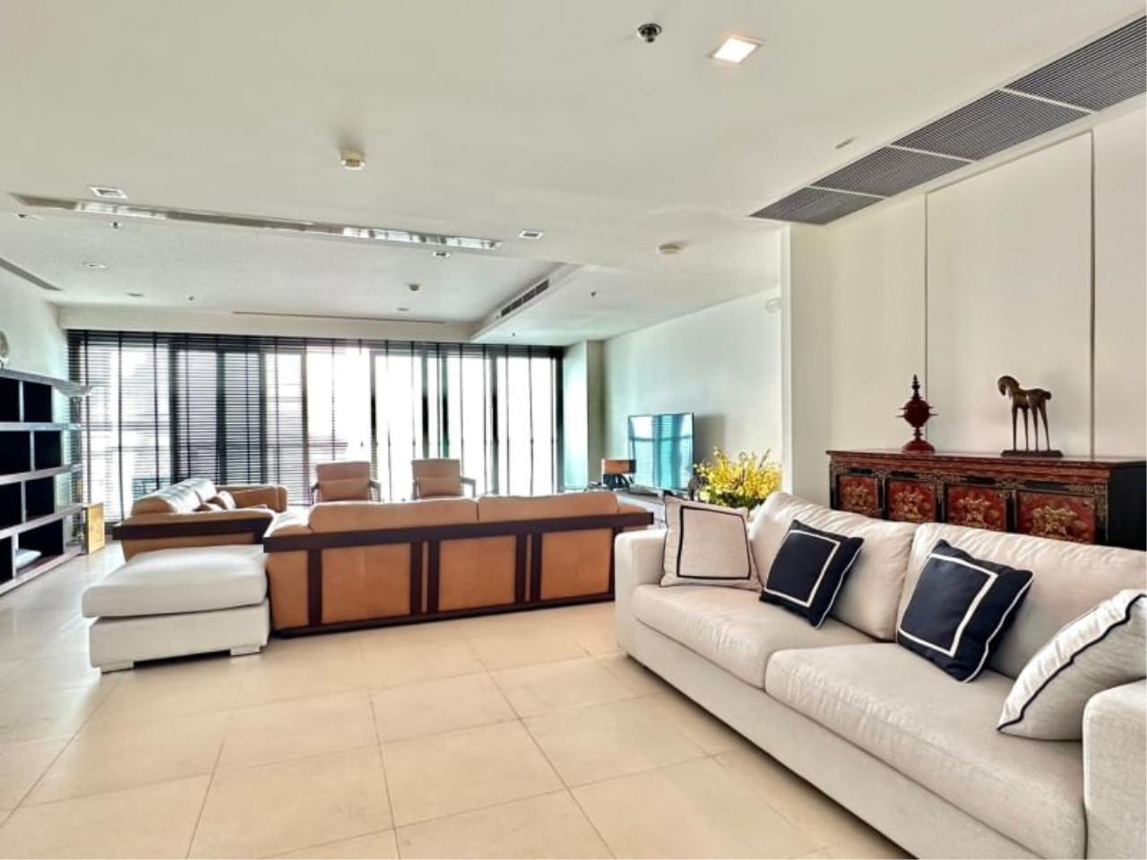 3 bedrooms 3 bathrooms the river for sale
