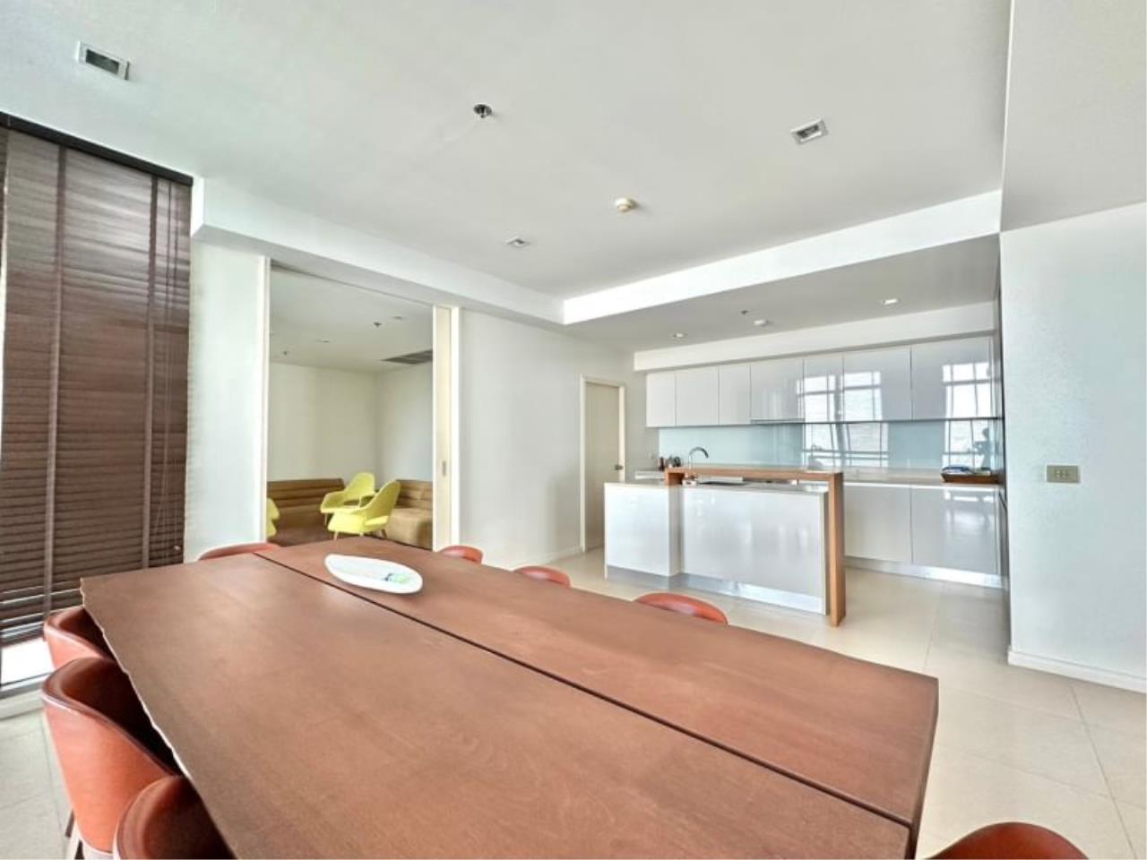 3 bedrooms 3 bathrooms the river for sale