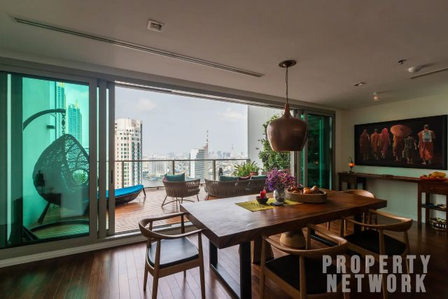 4 bedrooms 4 bathrooms the river for sale