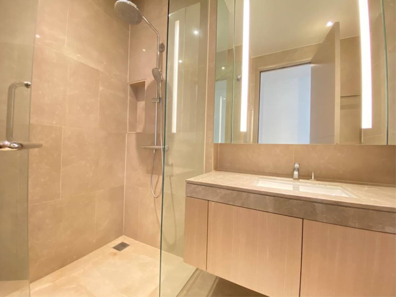 3 Bedrooms 3 Bathrooms Size 144sqm Magnolias Waterfront Residences for Rent 150,000 THB