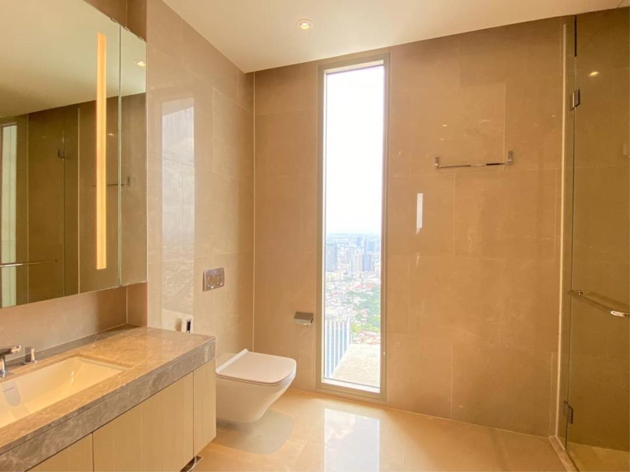 4 Bedrooms 3 Bathrooms Size 174.33sqm Magnolias Waterfront Residences for Rent 180,000 THB