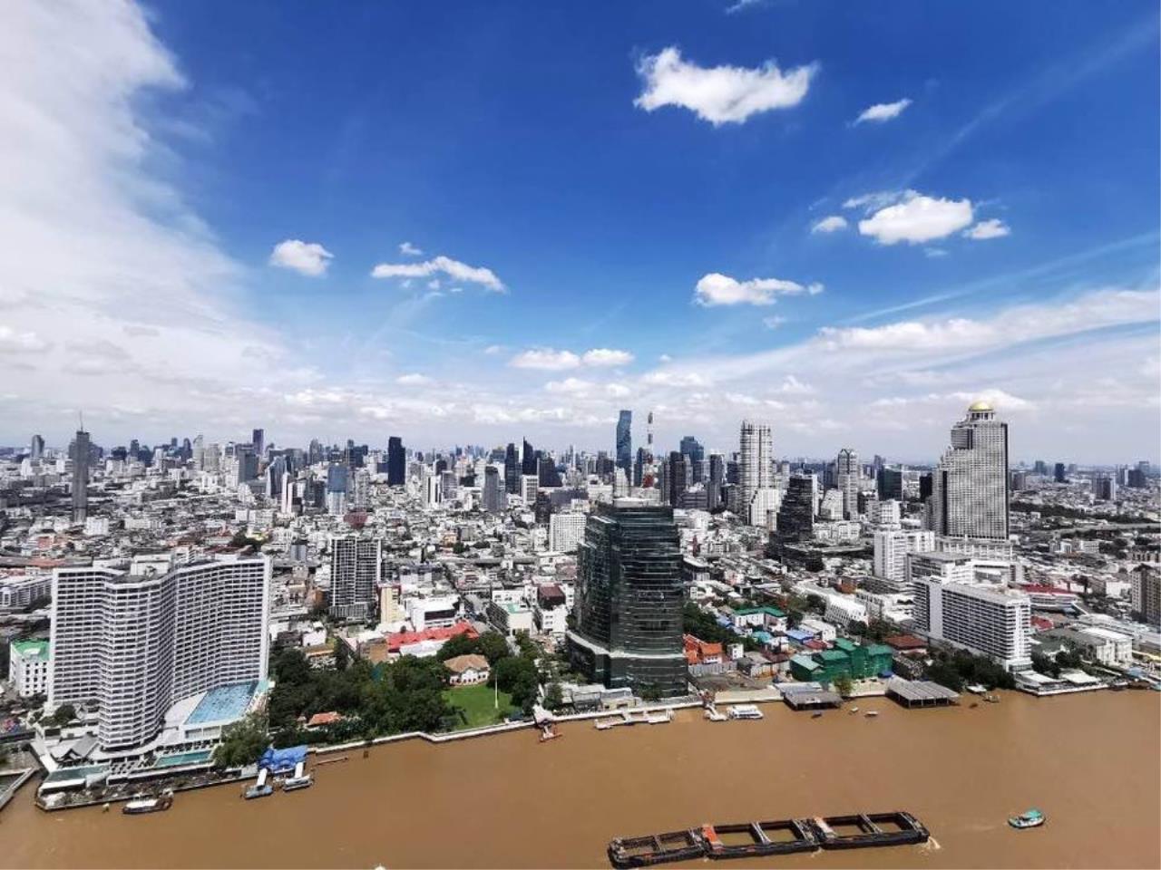 5 Bedrooms 5 Bathrooms Size 300.86sqm. Magnolias Waterfront Residences for Sale 133,500,000 THB