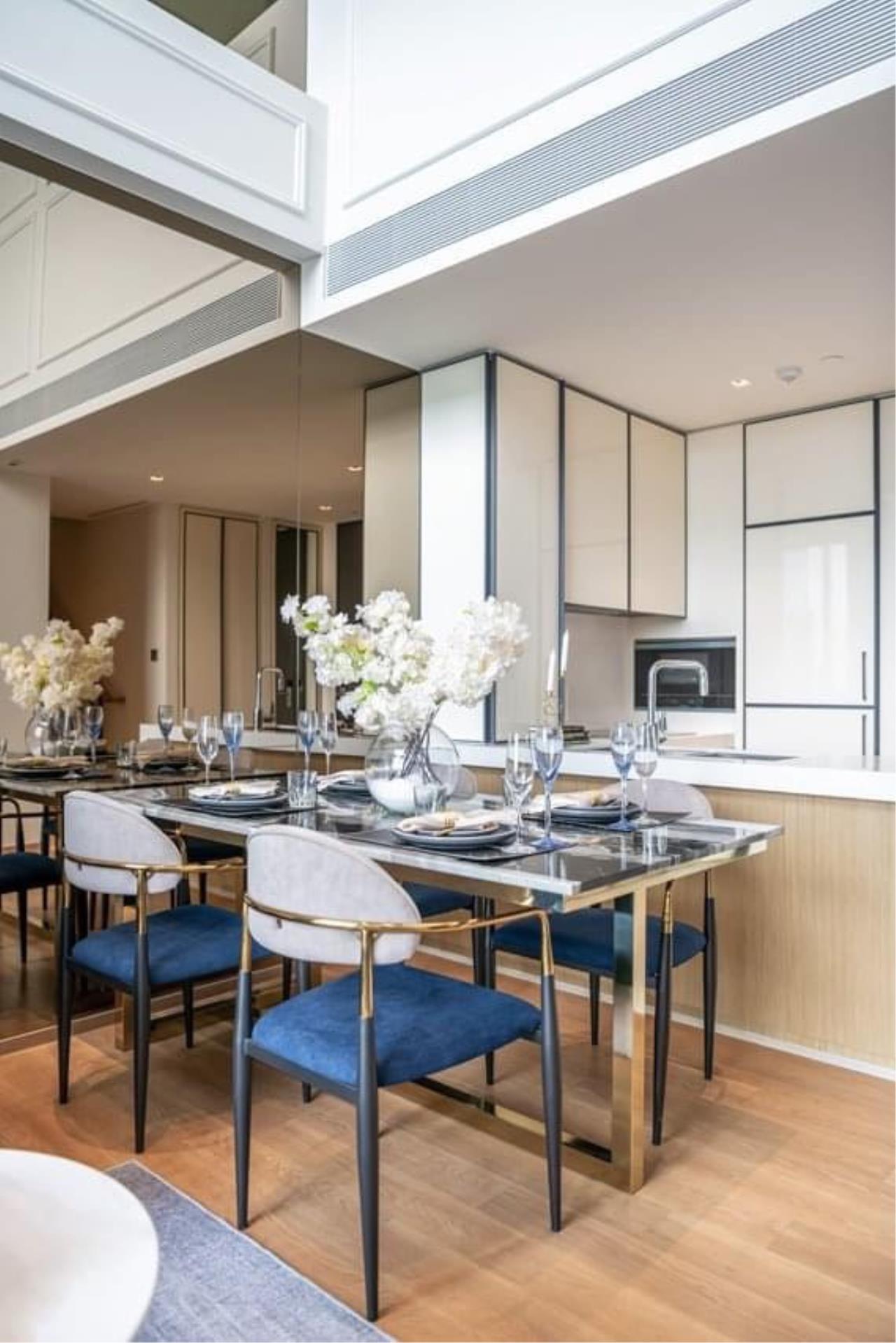 2 Bedrooms 2 Bathrooms Size 103sqm. BEATNIQ Sukhumvit 32 for Rent 160,000 THB