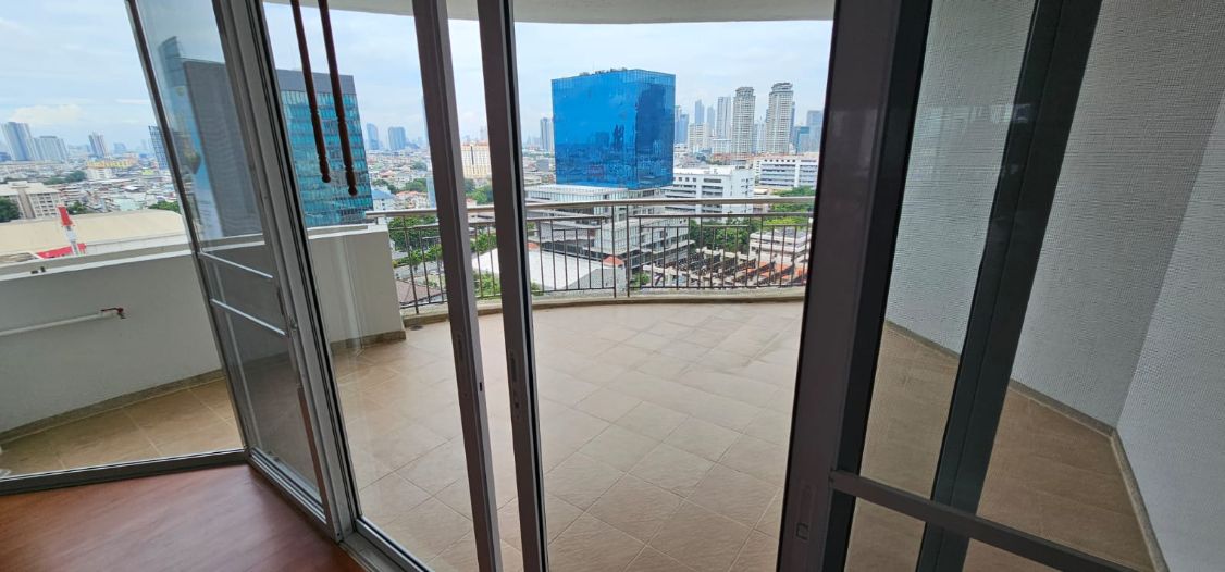 3 bedrooms, 3 Bathrooms 295 sqm Baan Suan Plu, Soi Pattanasin For Rent 100000THB