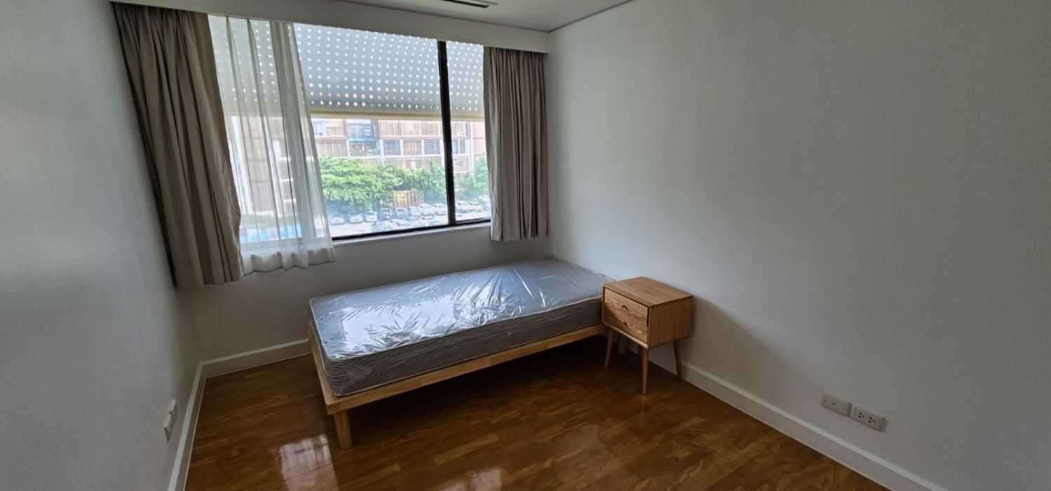 3 bedrooms, 1 Bathroom 150sqm Tipamas Suites For Rent