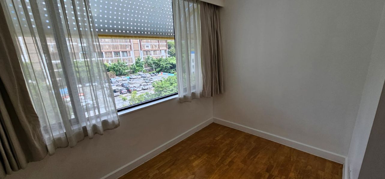 3 bedrooms, 1 Bathroom 150sqm Tipamas Suites For Rent