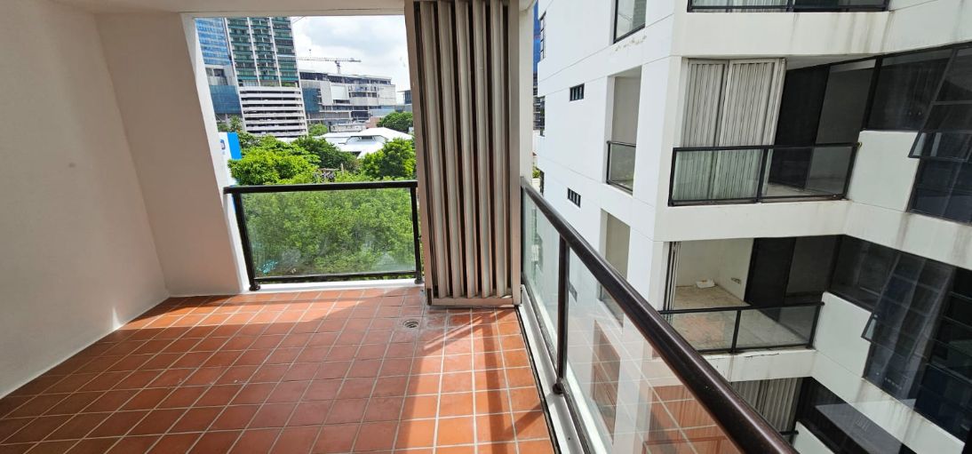 3 bedrooms, 1 Bathroom 150sqm Tipamas Suites For Rent
