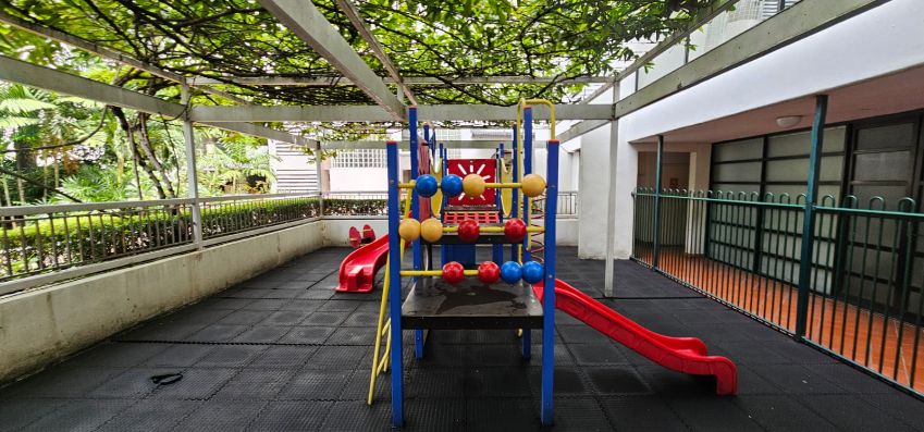 3 bedrooms, 1 Bathroom 150sqm Tipamas Suites For Rent  80000THB