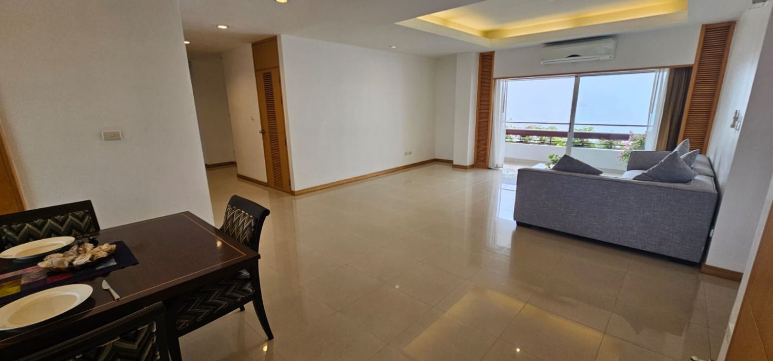 3 Bedrooms, 3 Bathrooms + Maid Quarter 9th Floor 250sqm Esmeralda Apartments For Rent
