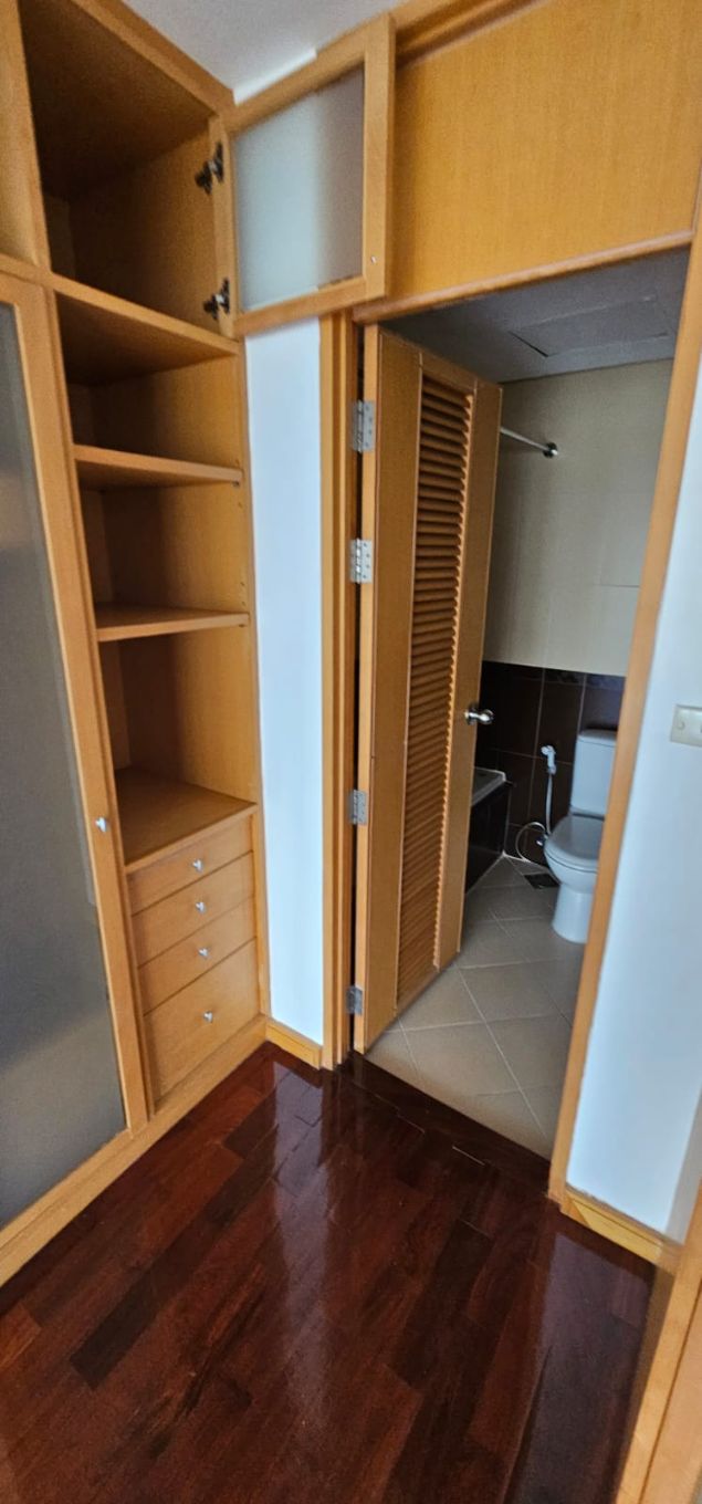 3 Bedrooms, 3 Bathrooms + Maid Quarter 9th Floor 250sqm Esmeralda Apartments For Rent