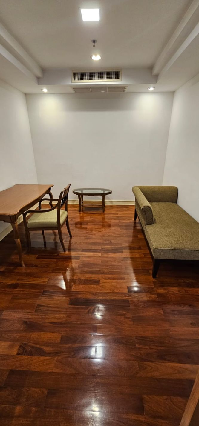 3 Bedrooms, 1 Bathroom, 295 sqm Shanti Sadan For Rent