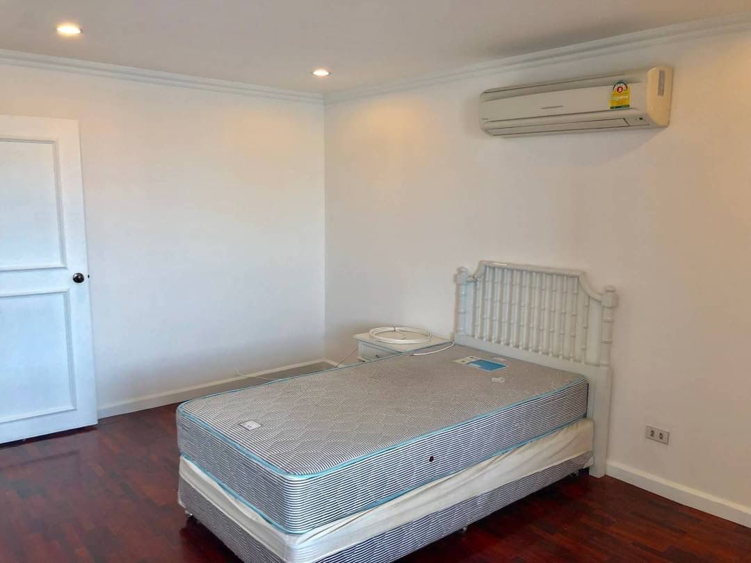 3 Bedrooms, 3 Bathrooms +1 Study Room 295sqm Shanti Sadan Renovated For Rent