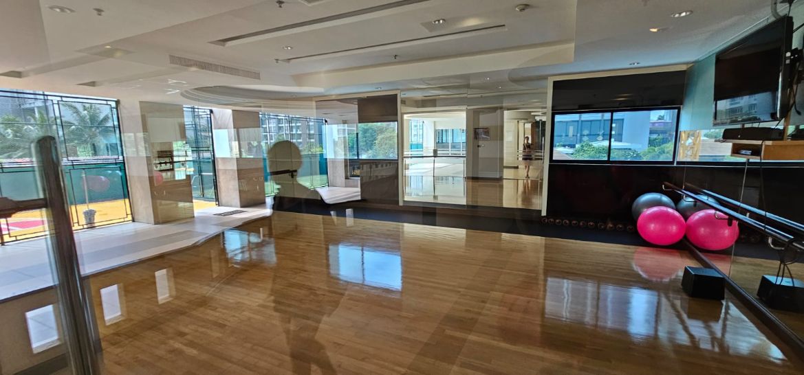 3 Bedrooms, 3 Bathrooms +1 Study Room 295sqm Shanti Sadan Renovated For Rent