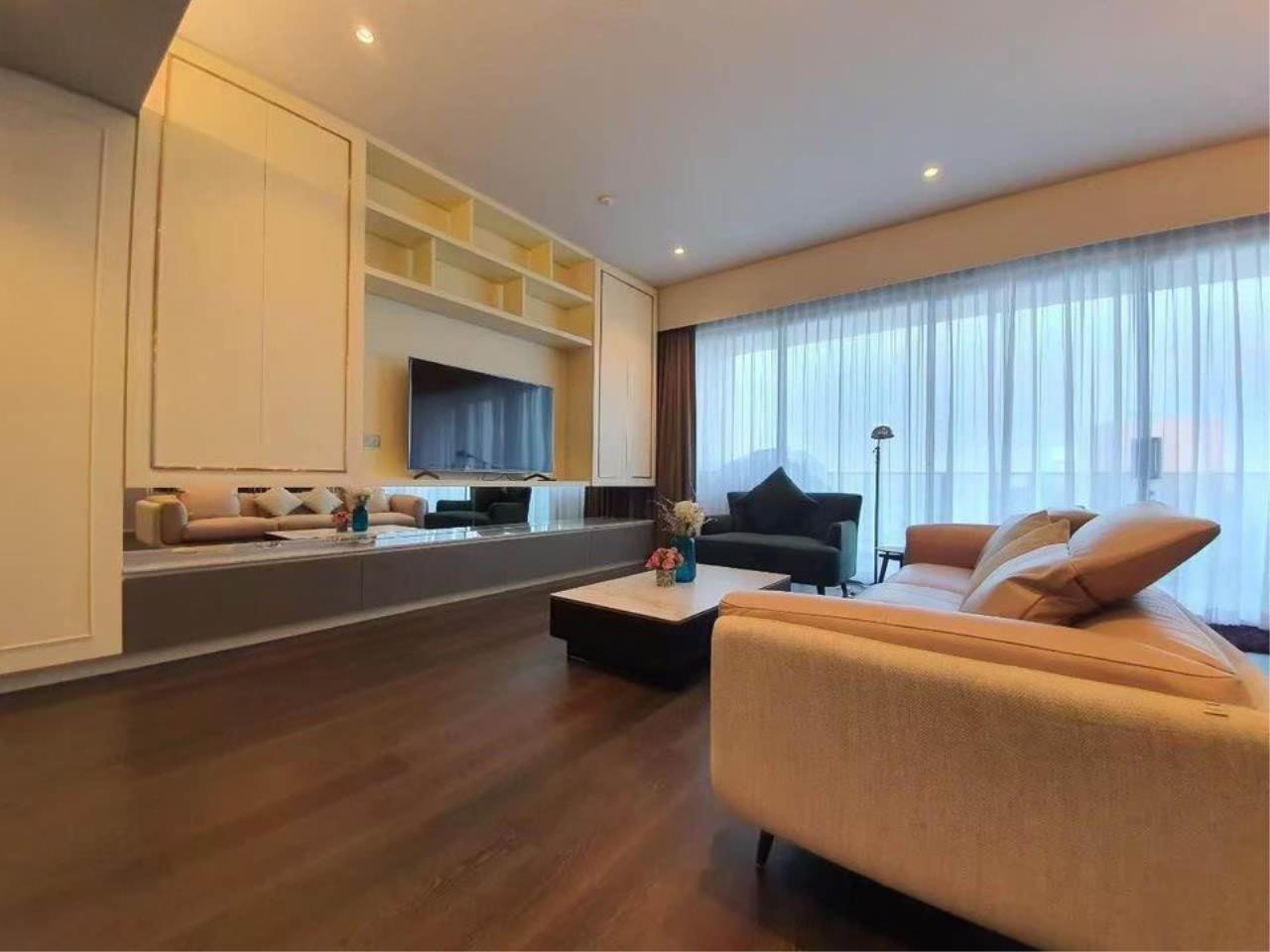 3 bedrooms 3 bathrooms tela thonglor for rent