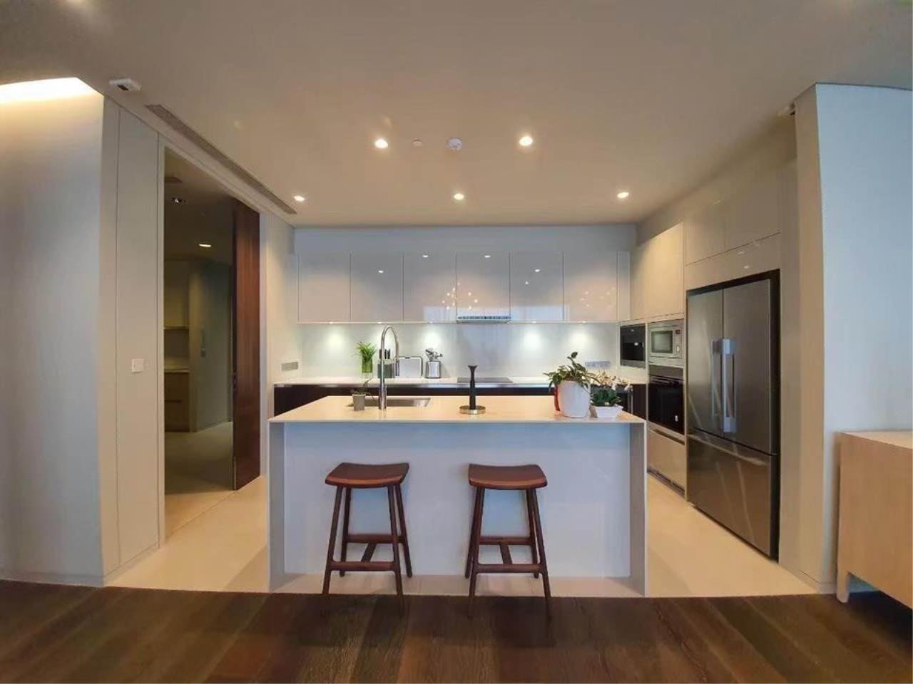 3 bedrooms 3 bathrooms tela thonglor for rent