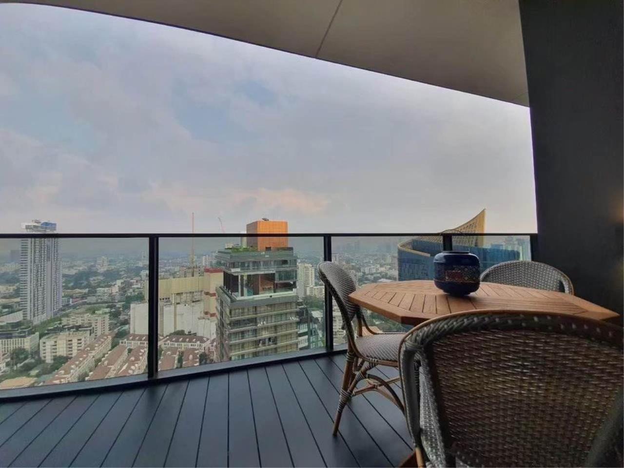 3 bedrooms 3 bathrooms tela thonglor for rent