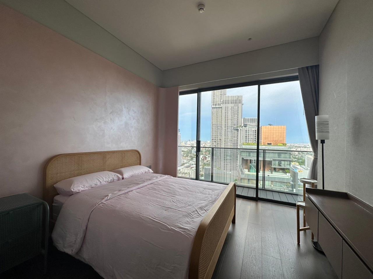 3 bedrooms 3 bathrooms tela thonglor for sale