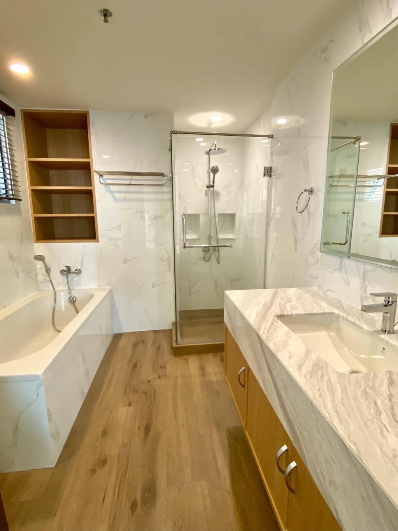 2 bedrooms 2 bathrooms the rajdamri for rent