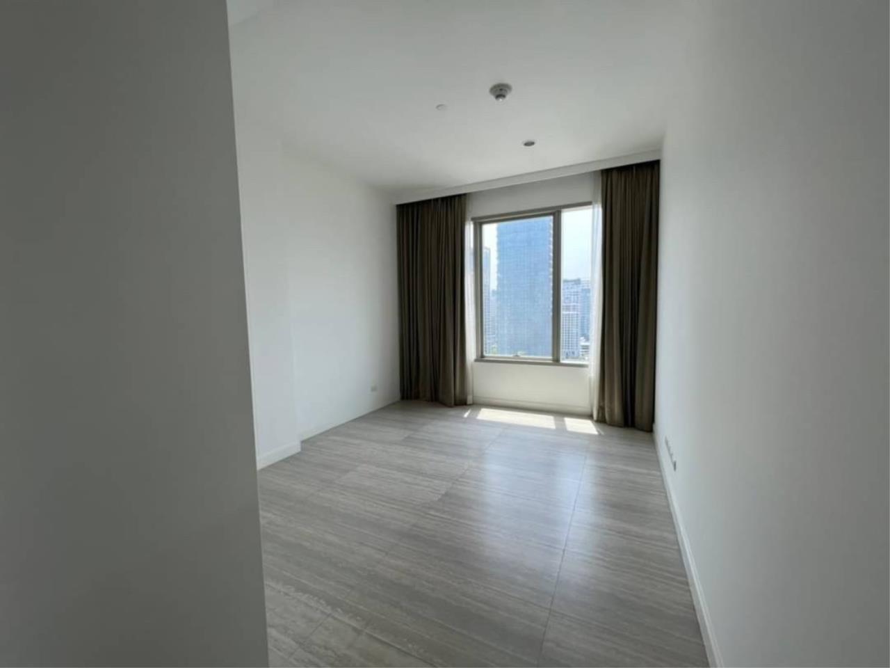 3 Bedrooms 3 Bathrooms Size 195sqm. The Rajdamri for Rent 250,000 THB