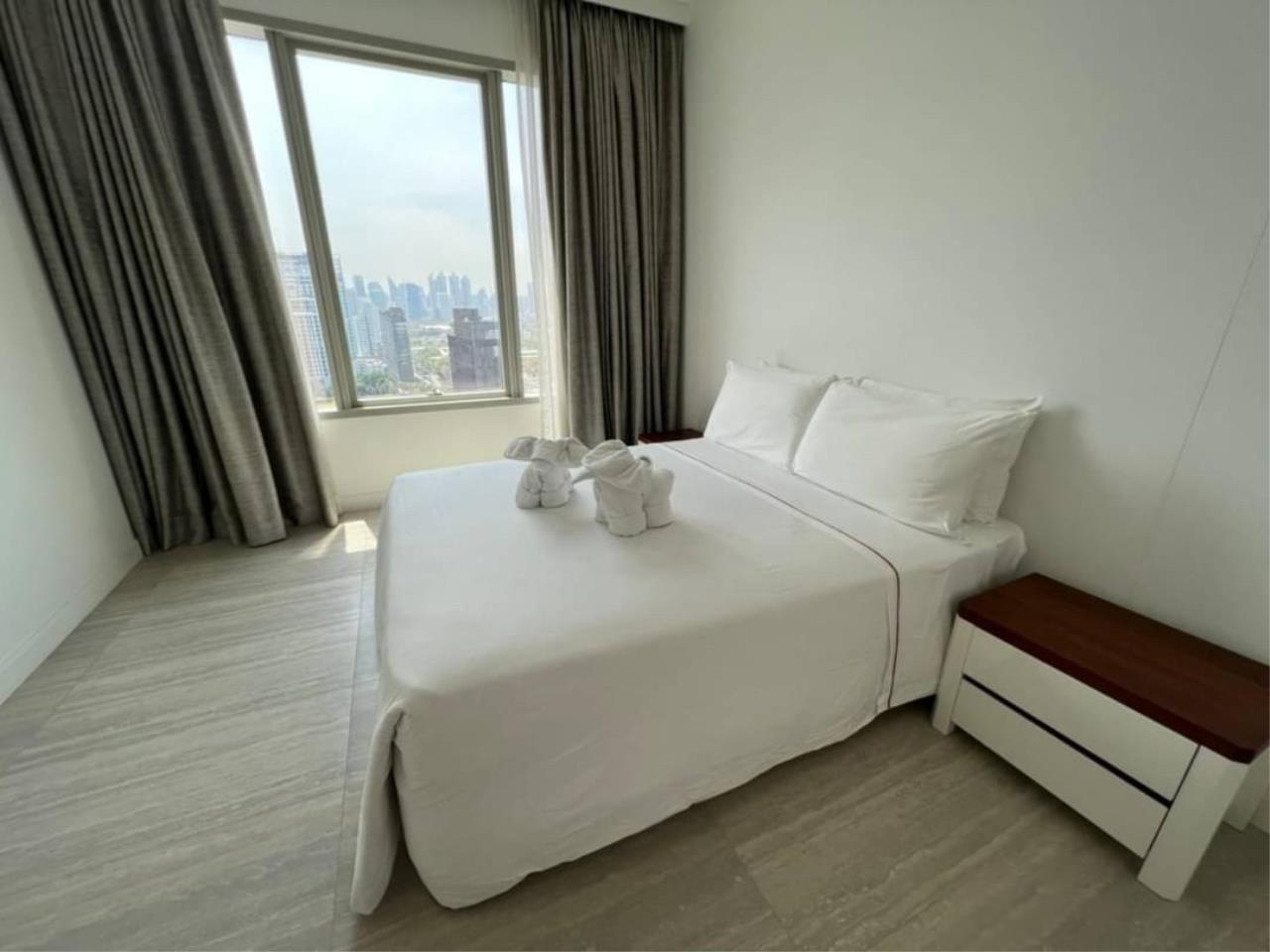 3 bedrooms 3 bathrooms the rajdamri for rent