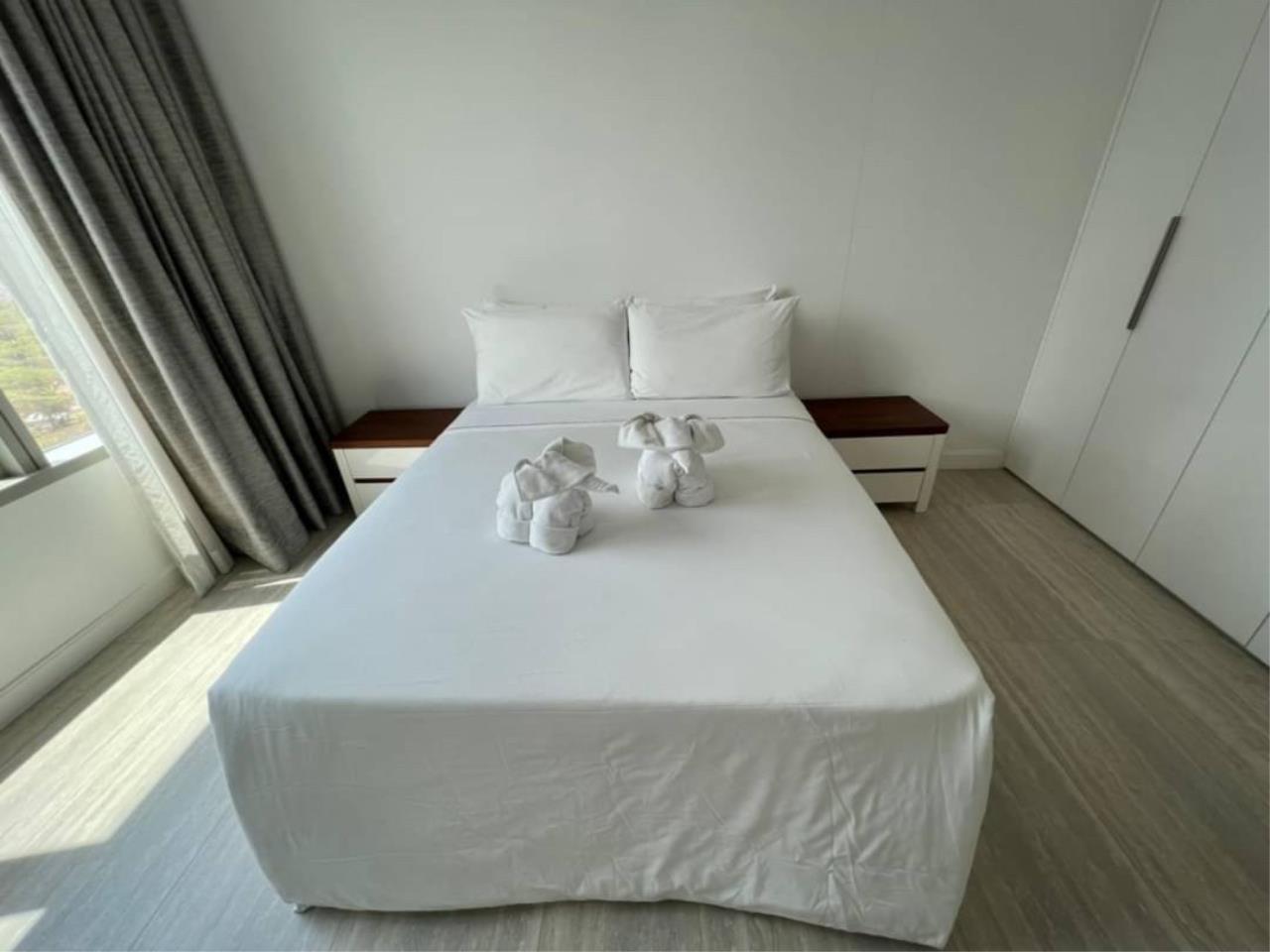 3 Bedrooms 3 Bathrooms Size 195sqm. The Rajdamri for Rent 250,000 THB