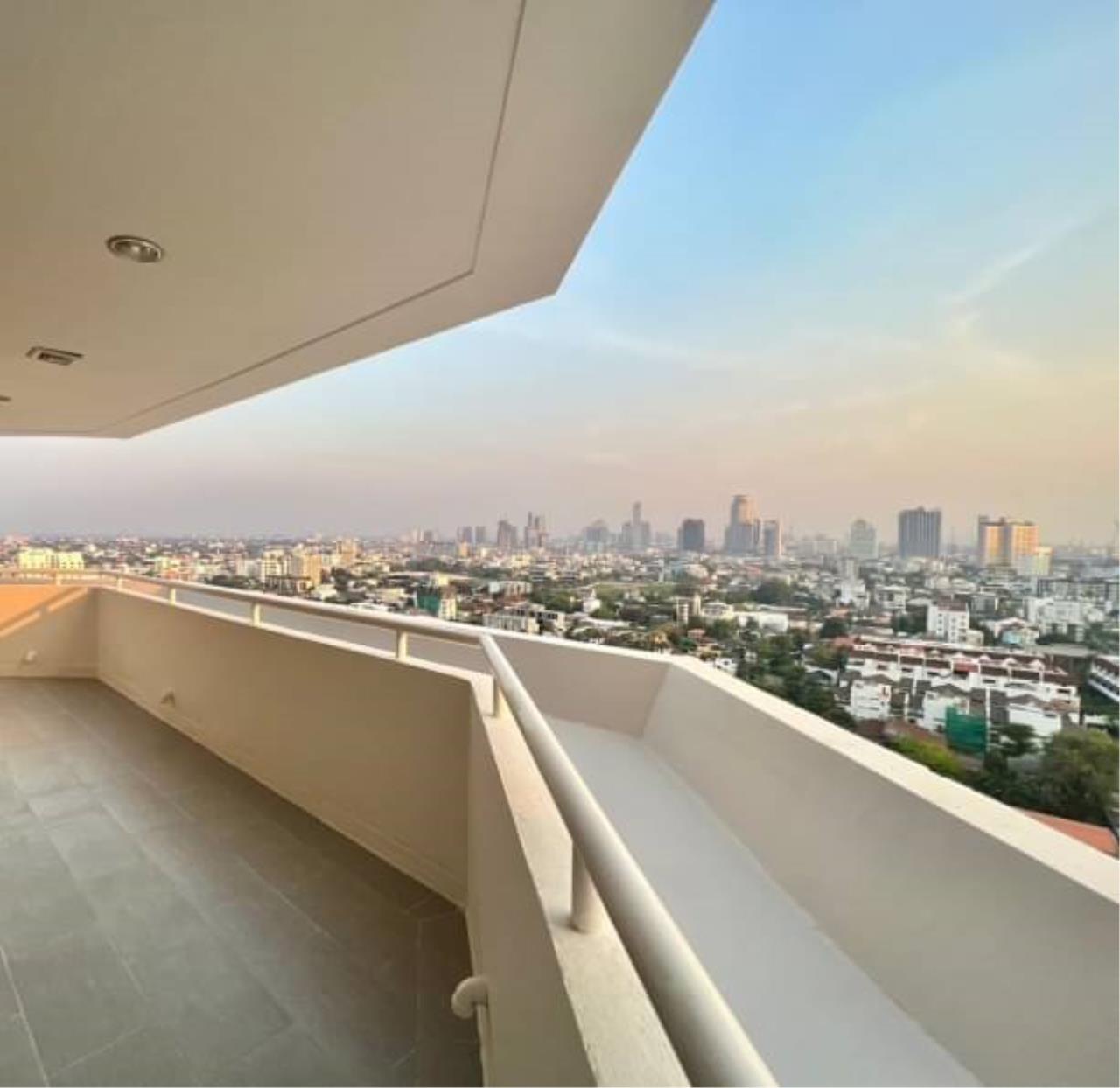 4 Bedrooms 3 Bathrooms Size 300sqm. La Cascade for Rent 130,000 THB