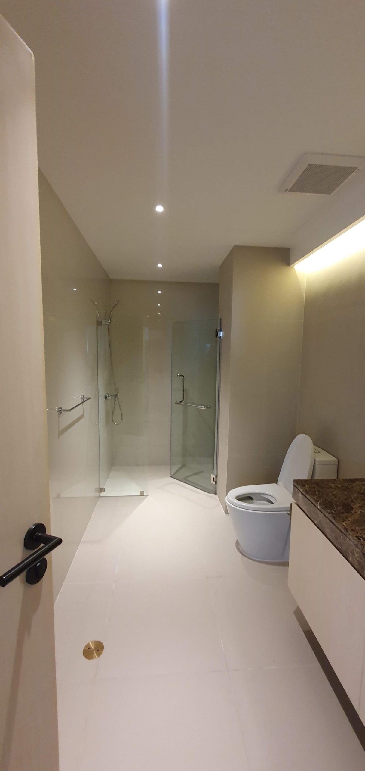 4 Bedrooms 4 Bathrooms Size 300sqm. La Cascade for Rent 150,000 THB