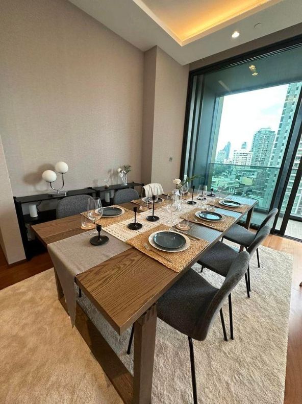 2 Bedrooms, 2 Bathrooms 104 sqm 10th Flr The Estelle For Rent