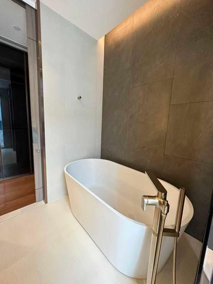 2 Bedrooms, 2 Bathrooms 104 sqm 10th Flr The Estelle For Rent