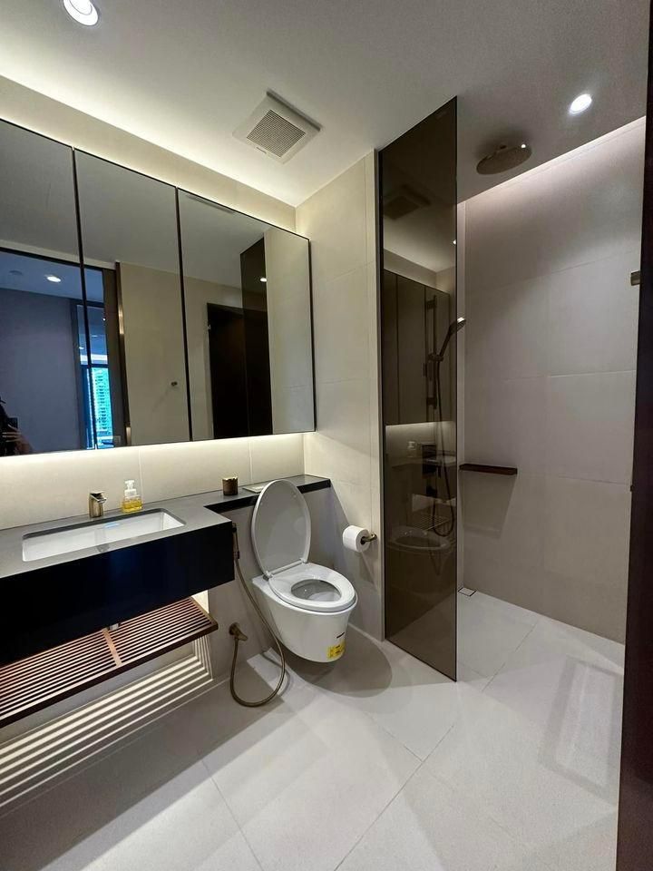 2 Bedrooms, 2 Bathrooms 104 sqm 10th Flr The Estelle For Rent