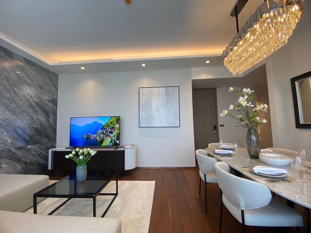 2 Bedrooms, 2 Bathrooms 102sqm 29th Flr The Estelle Phrom Phong For Rent
