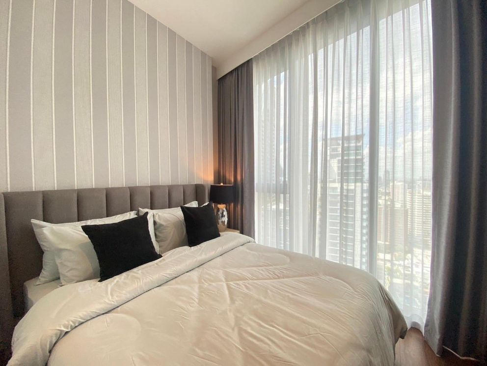 2 Bedrooms, 2 Bathrooms 102sqm 29th Flr The Estelle Phrom Phong For Rent