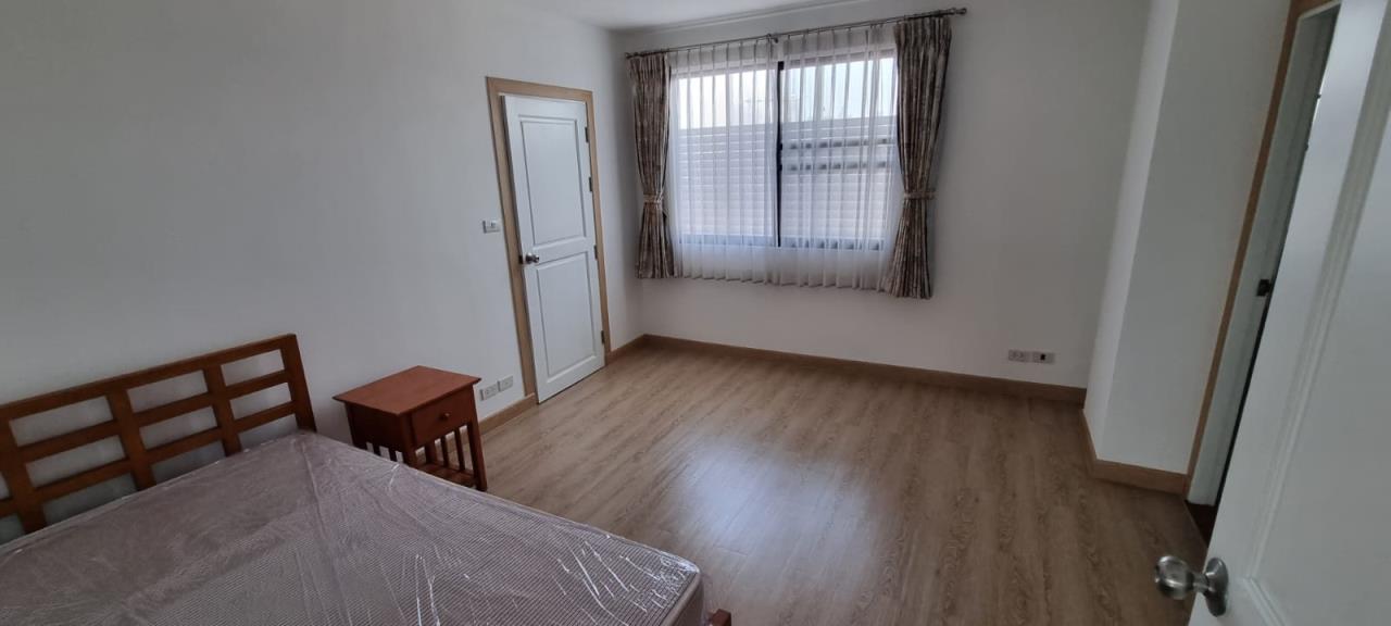 3 Bedrooms 3 Bathrooms Size 230sqm. Serenity Park for Rent