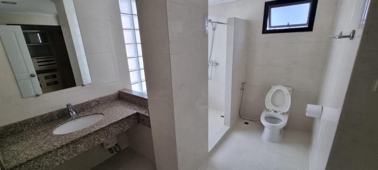 3 Bedrooms 3 Bathrooms Size 230sqm. Serenity Park for Rent