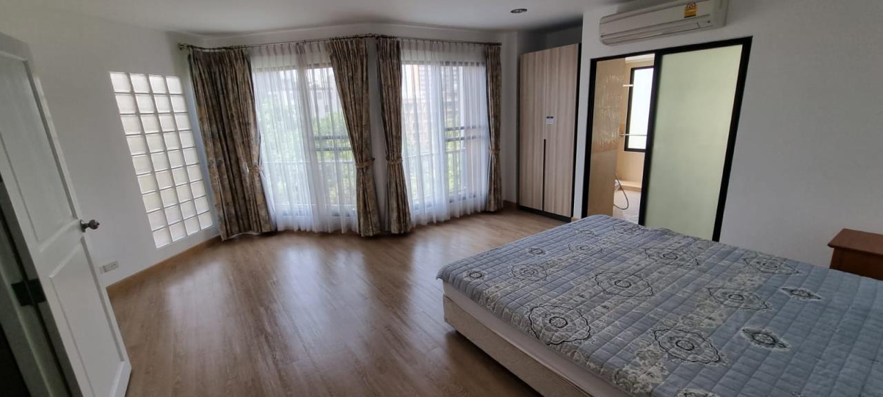3 Bedrooms 3 Bathrooms Size 230sqm. Serenity Park for Rent