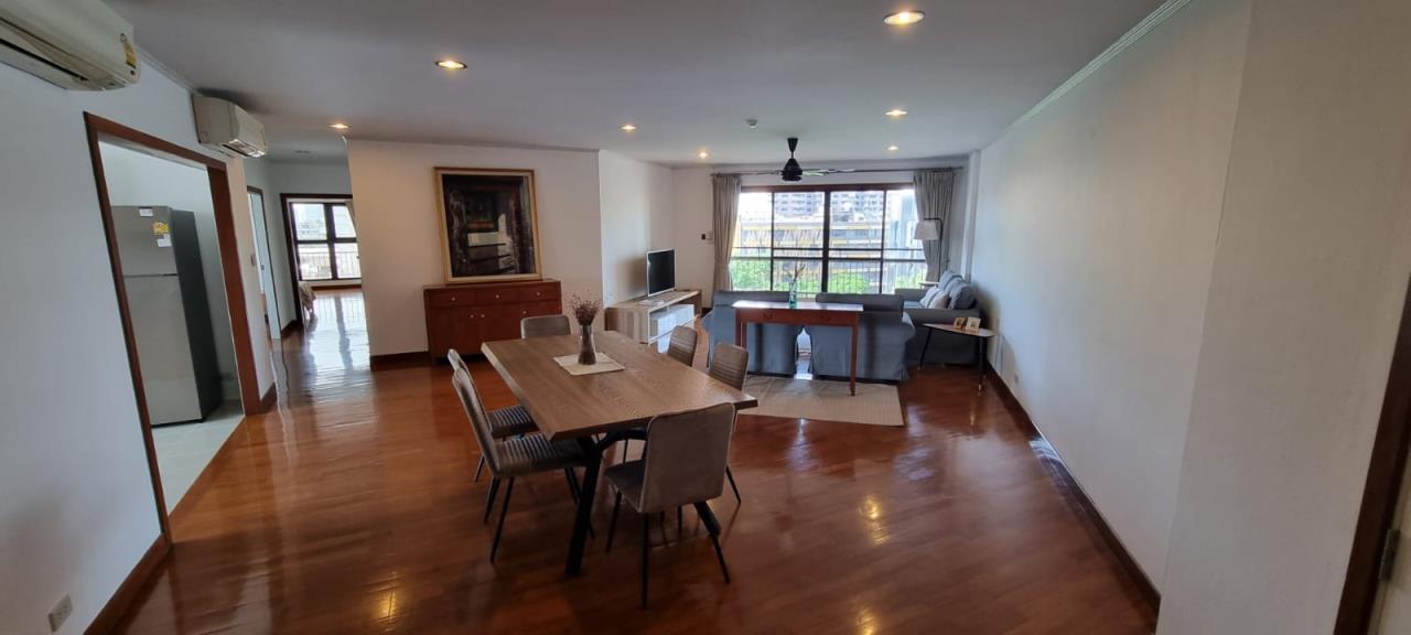 3 Bedrooms, 3 Bathrooms + Maid Quarter 235sqm Serenity Park for Rent