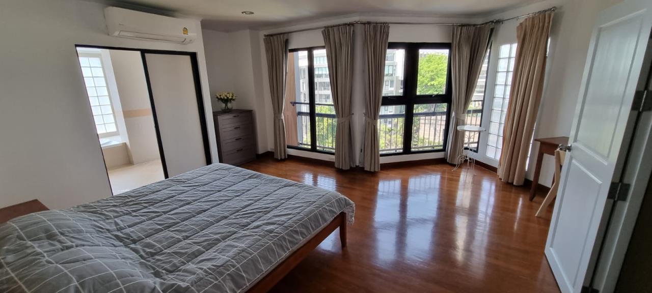 3 Bedrooms, 3 Bathrooms + Maid Quarter 235sqm Serenity Park for Rent