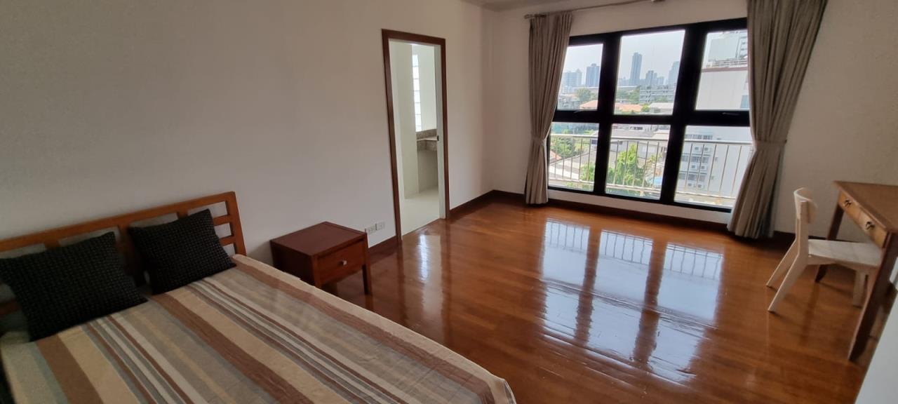 3 Bedrooms, 3 Bathrooms + Maid Quarter 235sqm Serenity Park for Rent