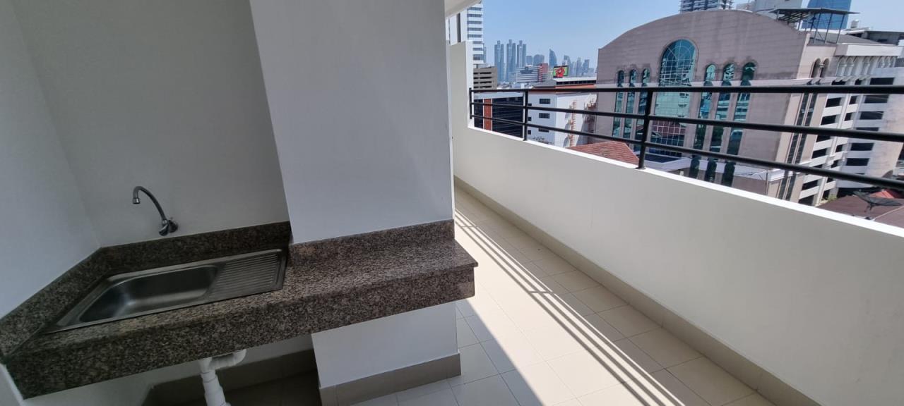 3 Bedrooms, 3 Bathrooms + Maid Quarter 235sqm Serenity Park for Rent