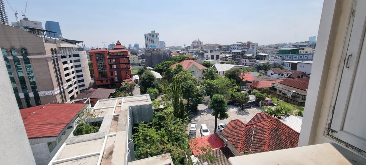 3 Bedrooms, 3 Bathrooms + Maid Quarter 235sqm Serenity Park for Rent