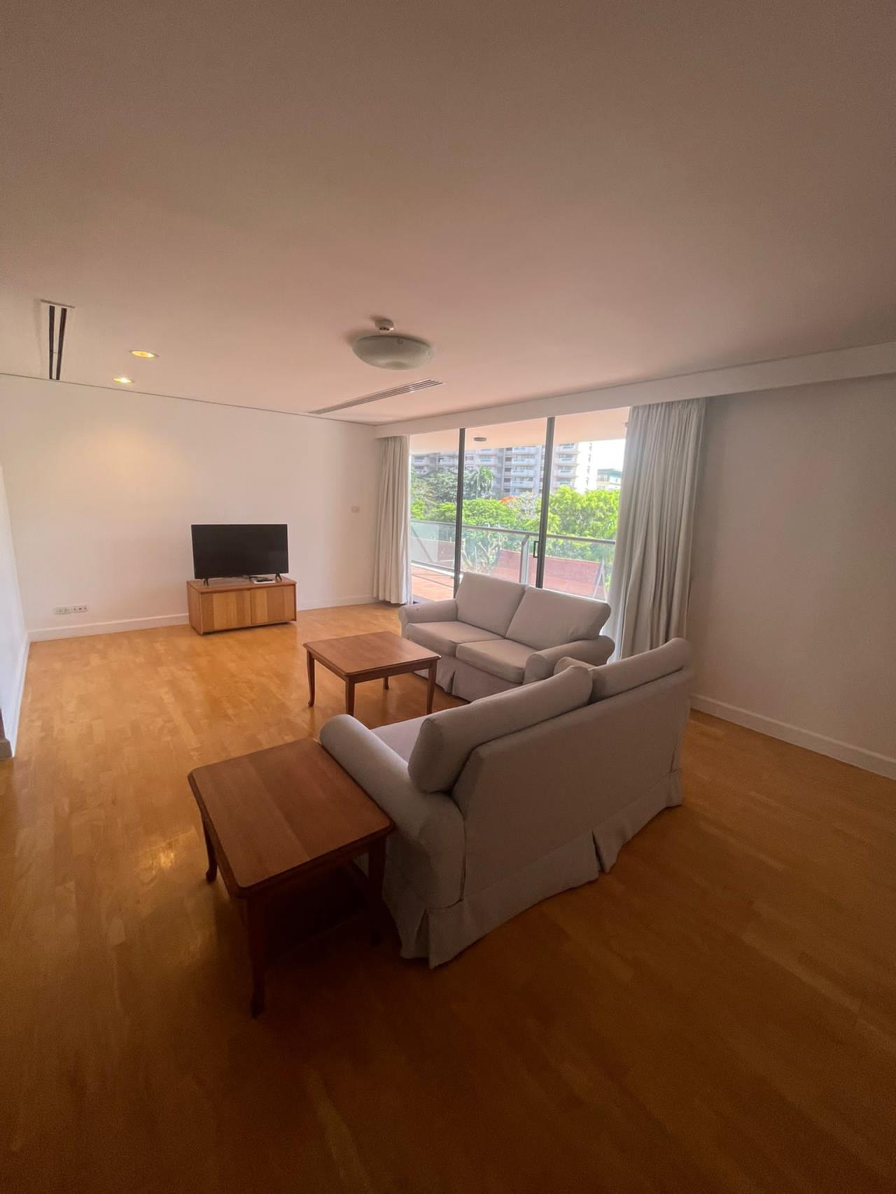 3 bedrooms 2 bathrooms size 181sqm Tipamas Suites For Rent 90,000