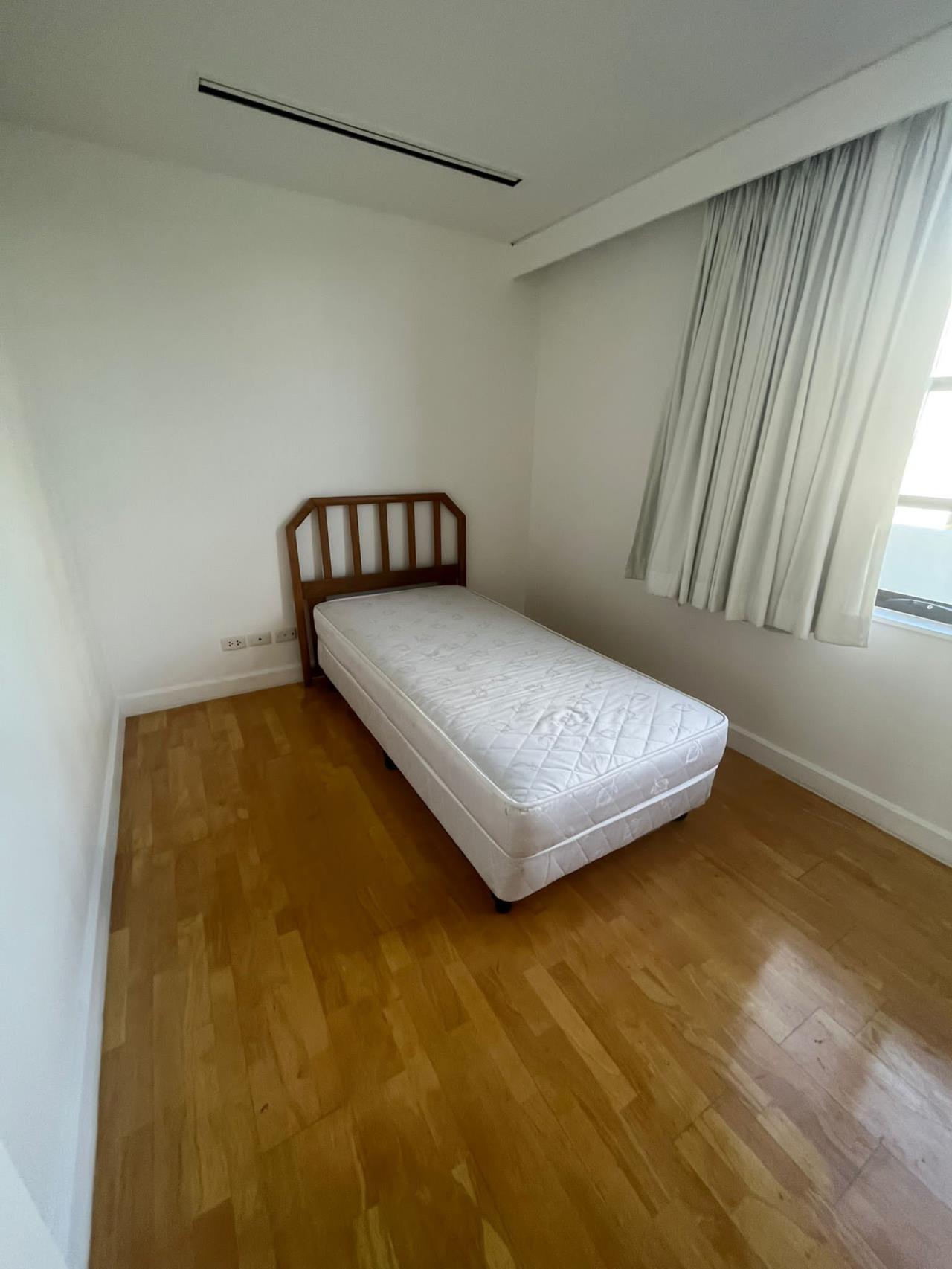 3 bedrooms 2 bathrooms size 181sqm Tipamas Suites For Rent 90,000