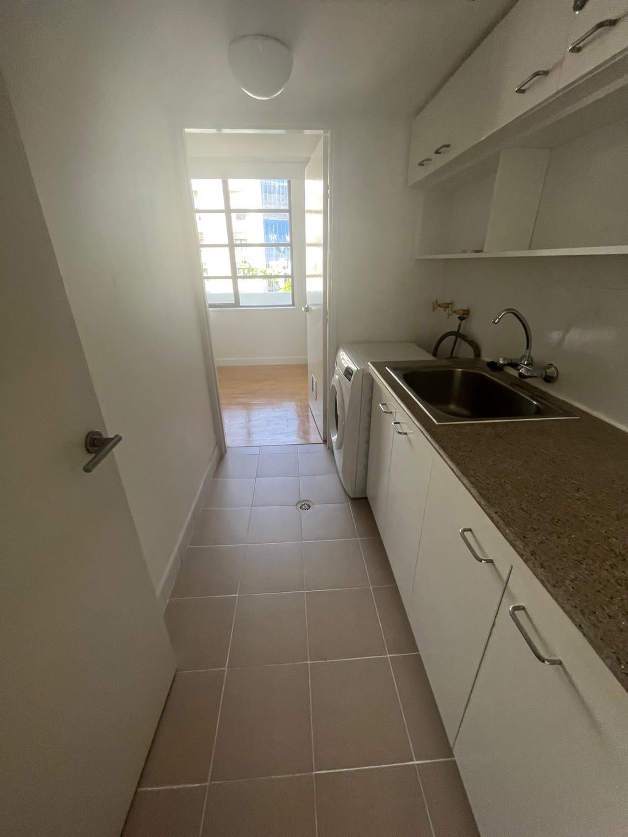 3 bedrooms 2 bathrooms size 181sqm Tipamas Suites For Rent 90,000