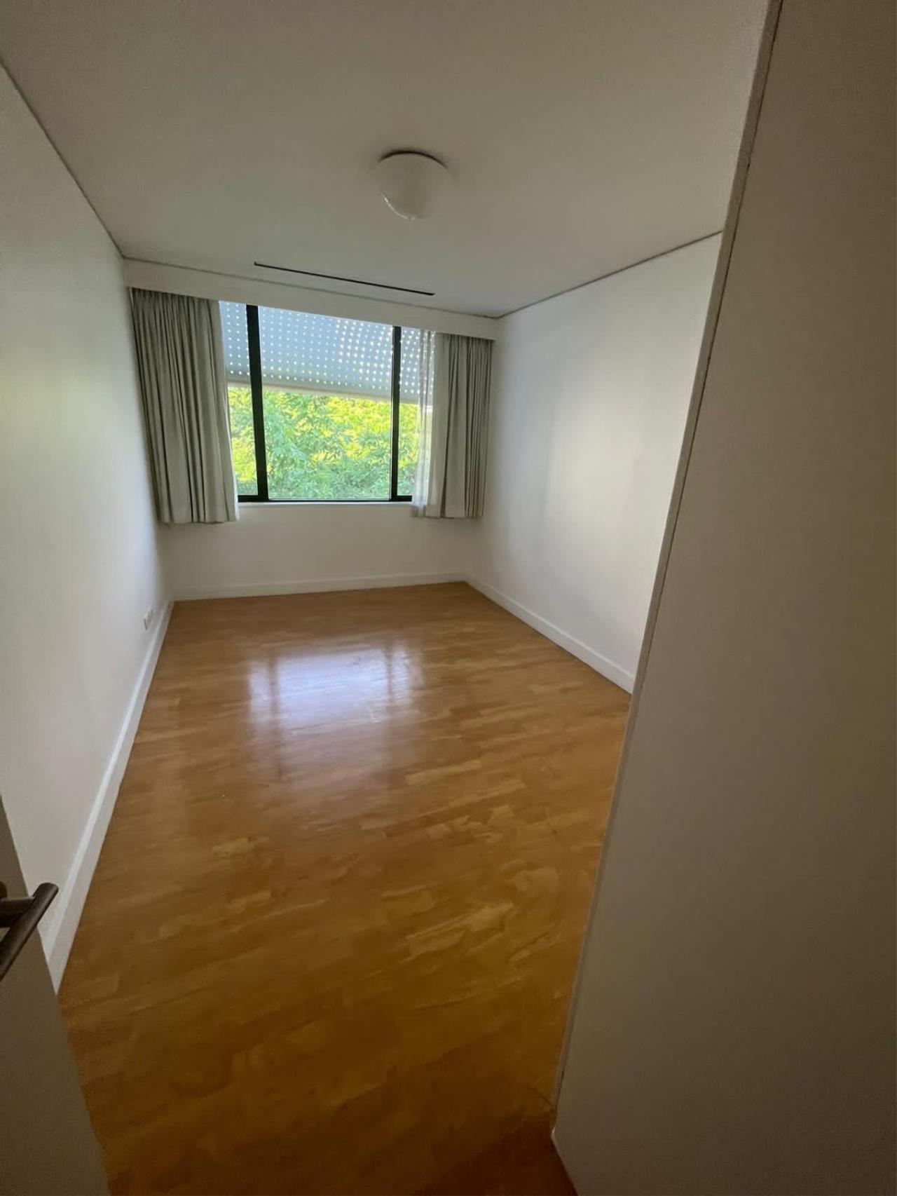3 bedrooms 2 bathrooms size 181sqm Tipamas Suites For Rent 90,000