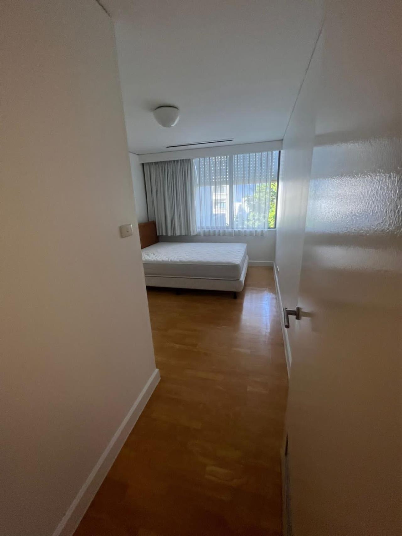 3 bedrooms 2 bathrooms size 181sqm Tipamas Suites For Rent 90,000