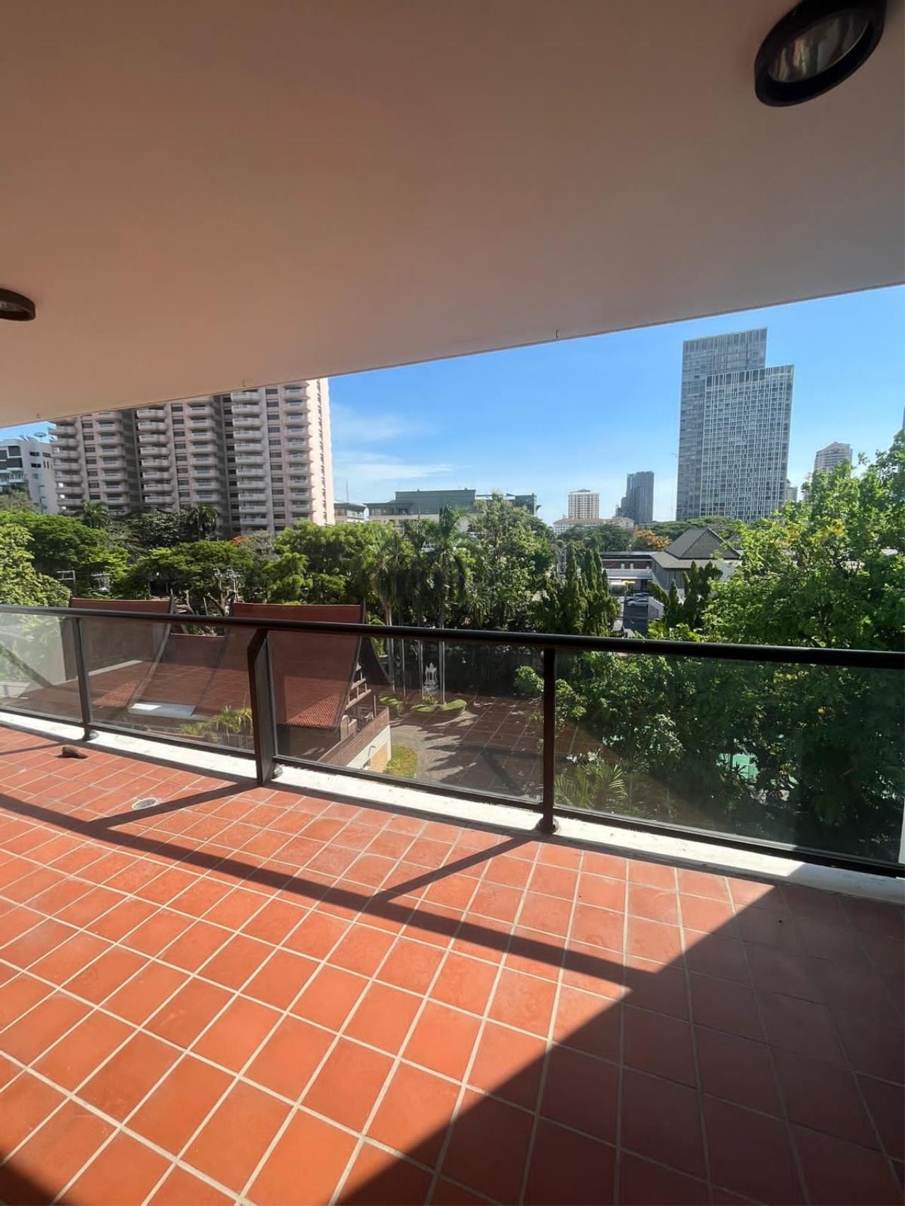 3 bedrooms 2 bathrooms size 181sqm Tipamas Suites For Rent 90,000