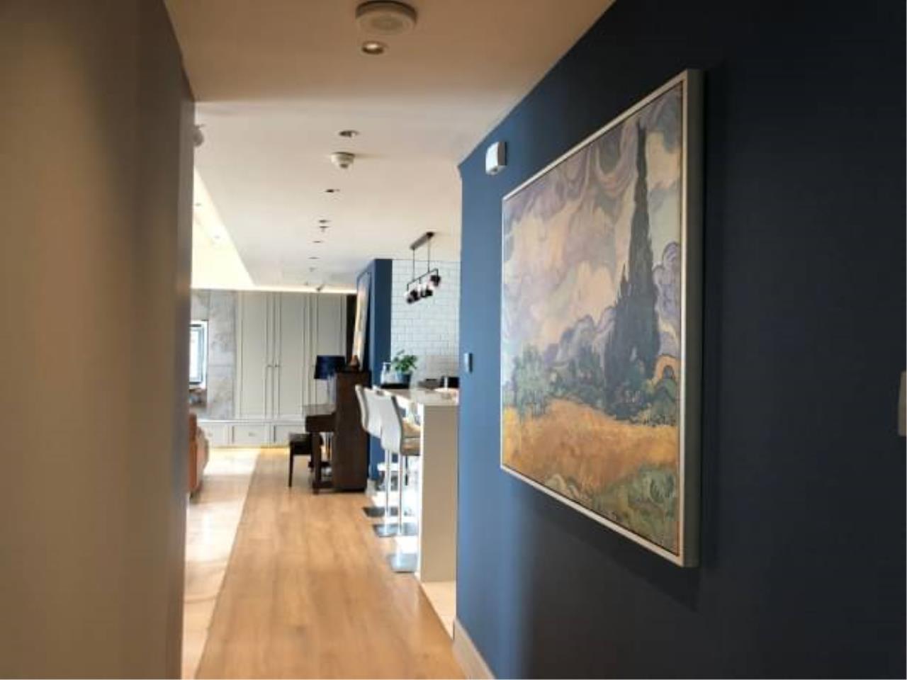 3 Bedrooms, 4 Bathrooms Size 193sqm The Met Satorn For Sale